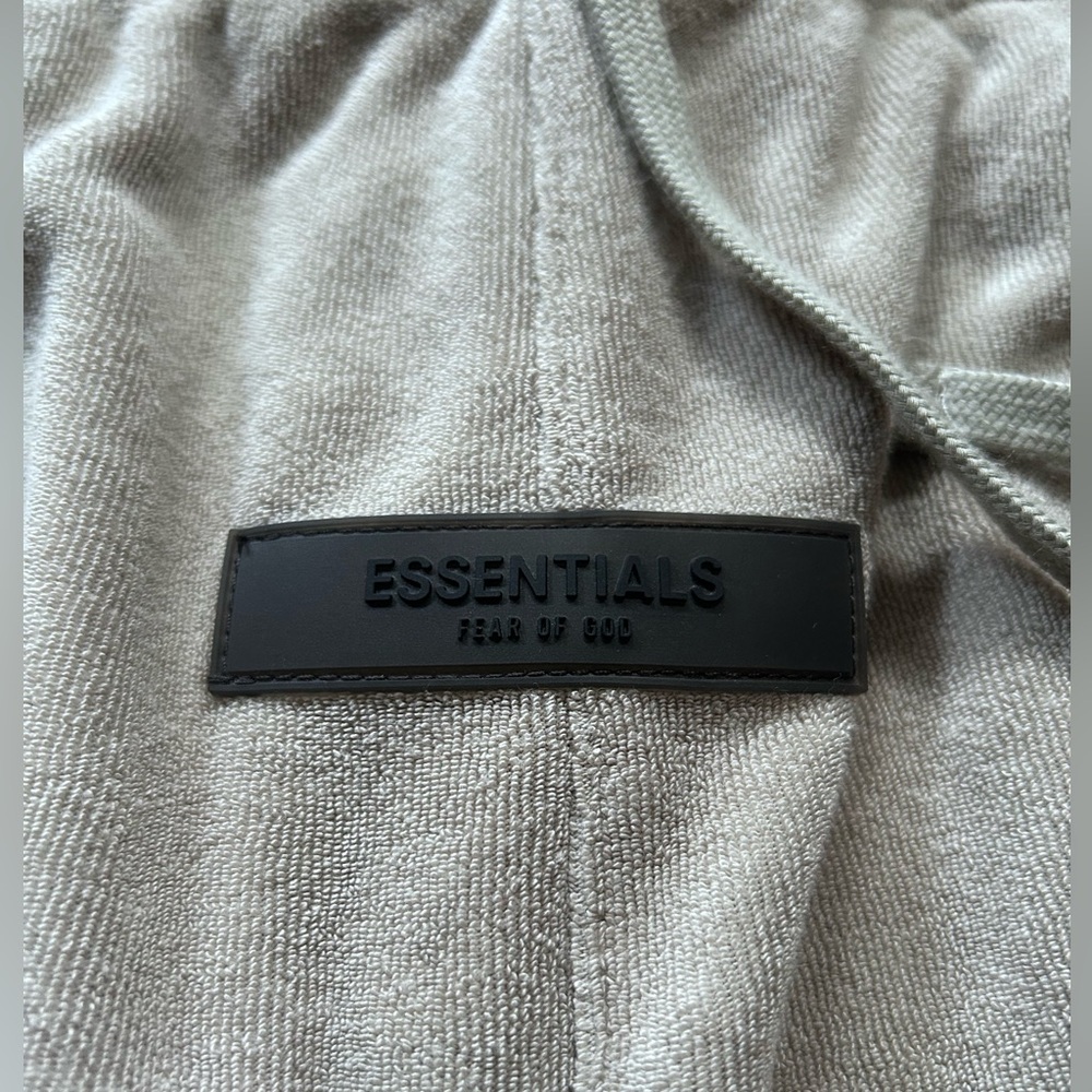 Fear of God Essentials Sweatshort
Size - L